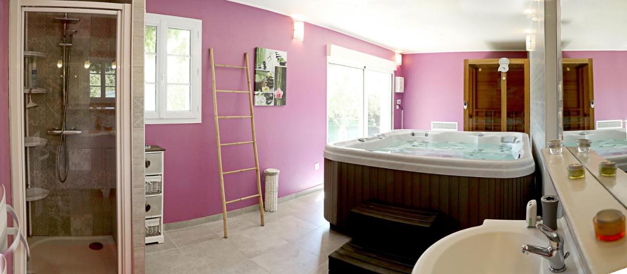 Au Coeur Du Bien Etre, Chambre D'Hotes Avec Piscine Chauffee Et Couverte, Spa, Sauna, Massages Monteaux Zewnętrze zdjęcie