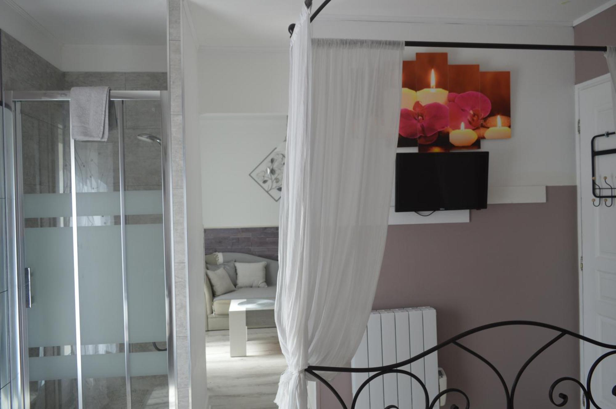 Au Coeur Du Bien Etre, Chambre D'Hotes Avec Piscine Chauffee Et Couverte, Spa, Sauna, Massages Monteaux Zewnętrze zdjęcie